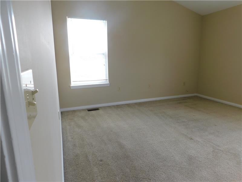 476 Rosebud Cir - Photo 5 of 27