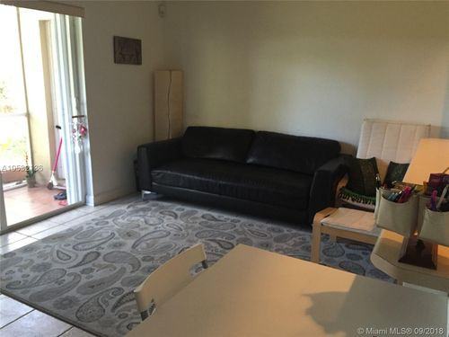 5761 NW 115th Ct - Photo 3 of 8