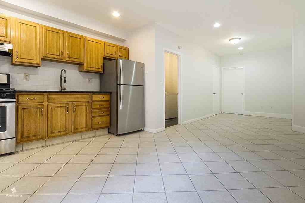 86 Griffith Street - Photo 2 of 9