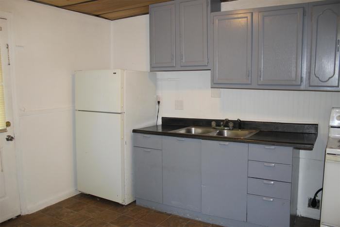 150 Lawton Rd - Photo 3 of 14