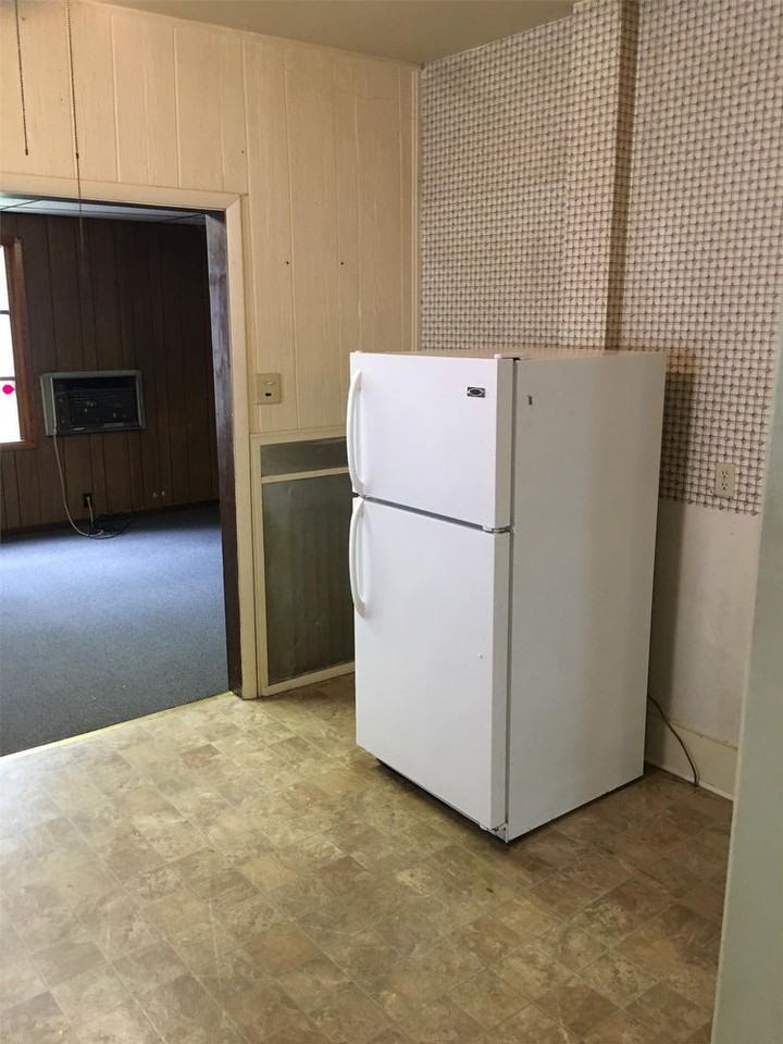 113 W Noyes St - Photo 2 of 14