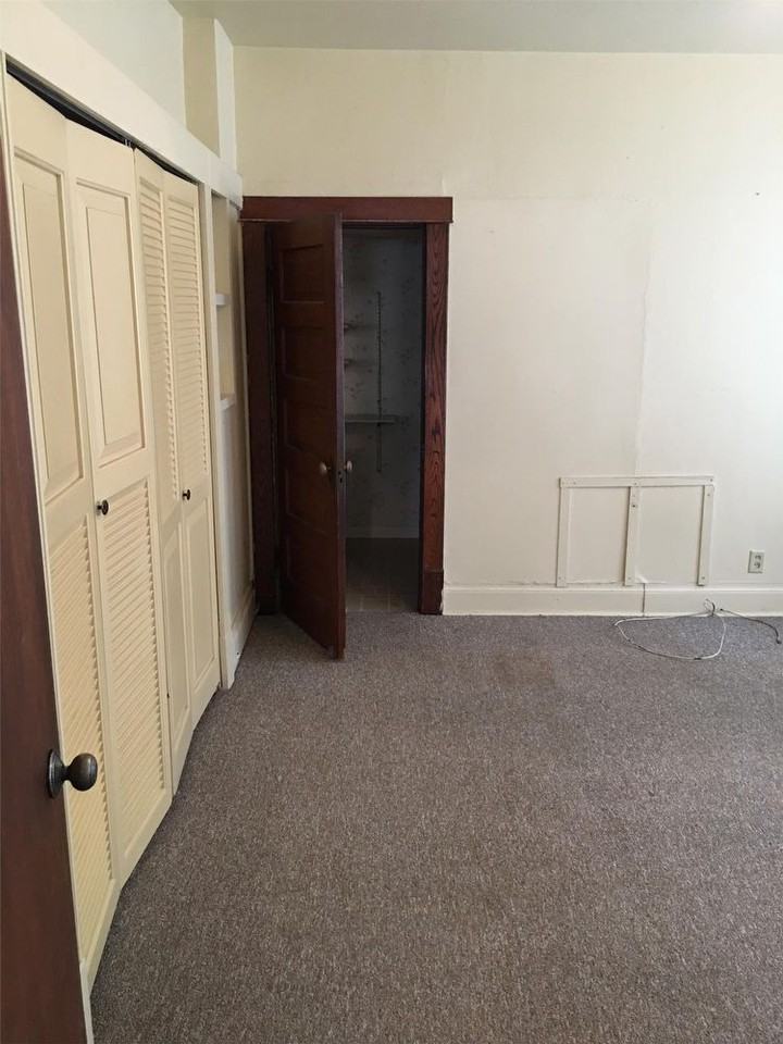 113 W Noyes St - Photo 3 of 14