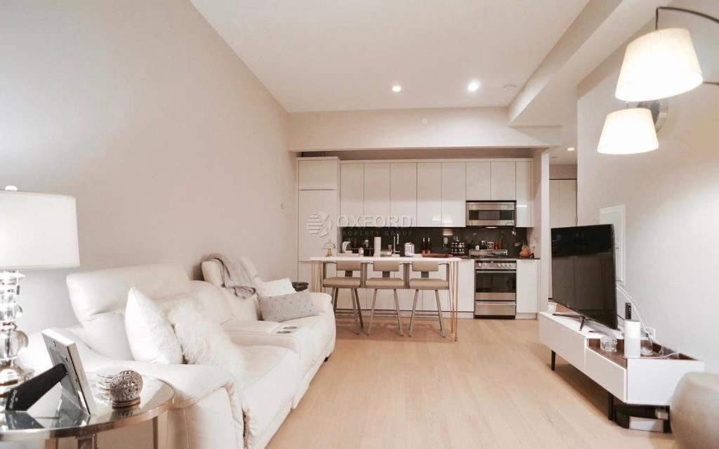 Water St #821