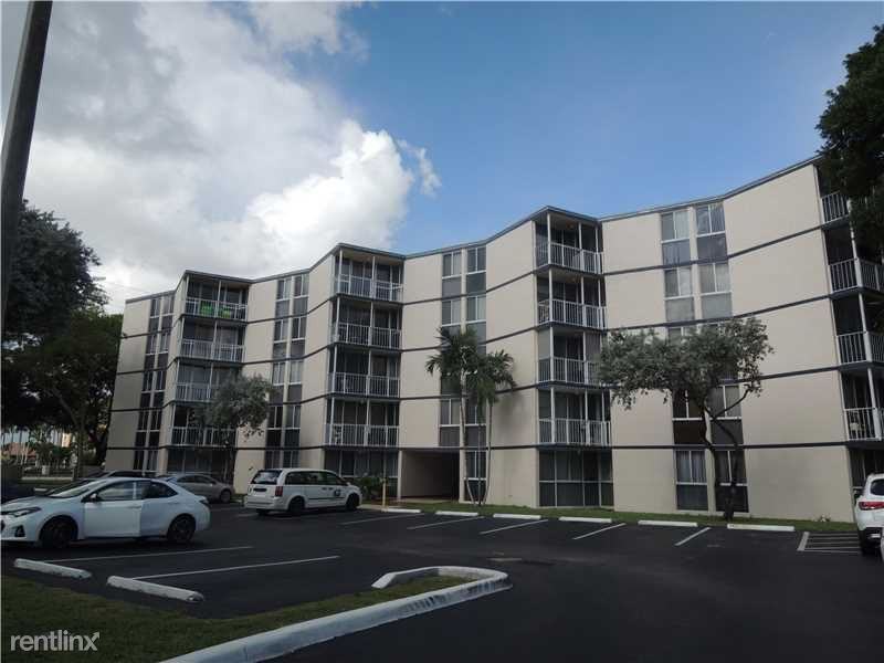 7125 NW 186th St - Photo 2 of 7