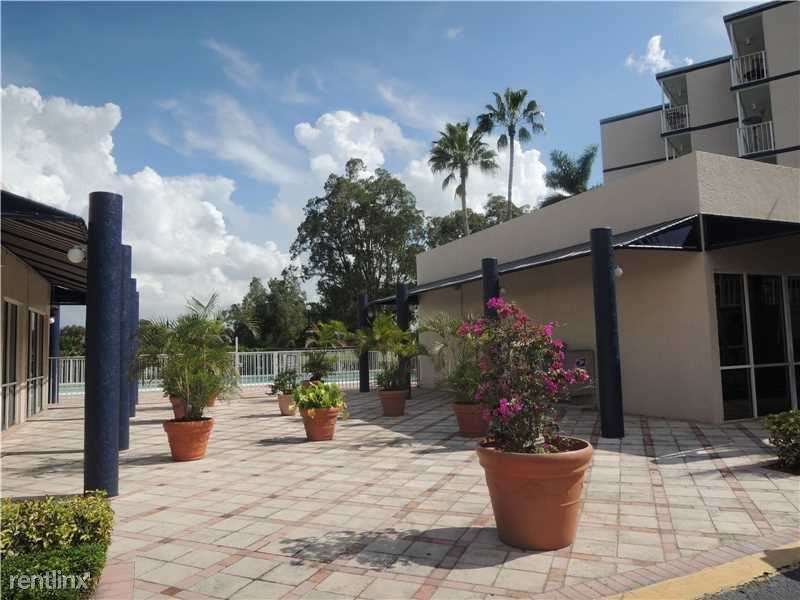 7125 NW 186th St - Photo 3 of 7