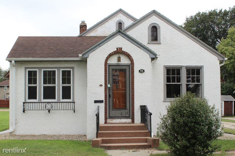 908 6th St - Photo 2 of 47