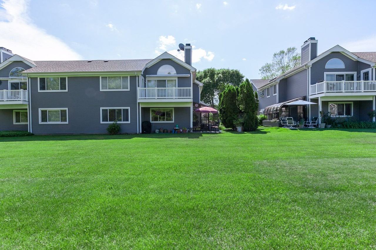 256 River Dr - Photo 3 of 21