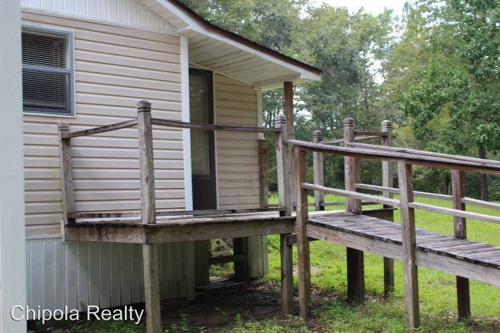 826 Haley Dr - Photo 3 of 11