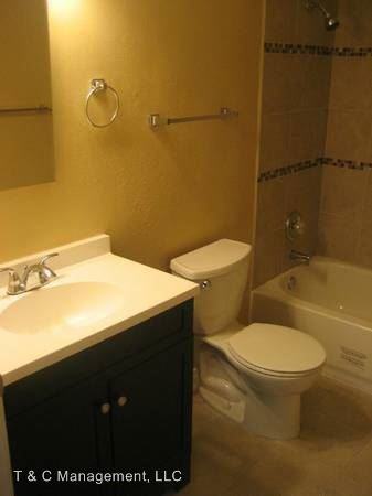 1705 & 1709 Girard SE - Photo 2 of 9