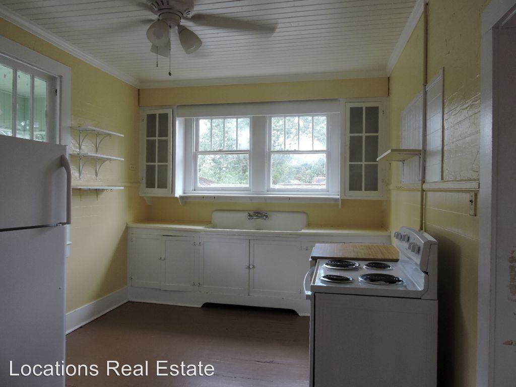 1938 Oleander St - Photo 3 of 8