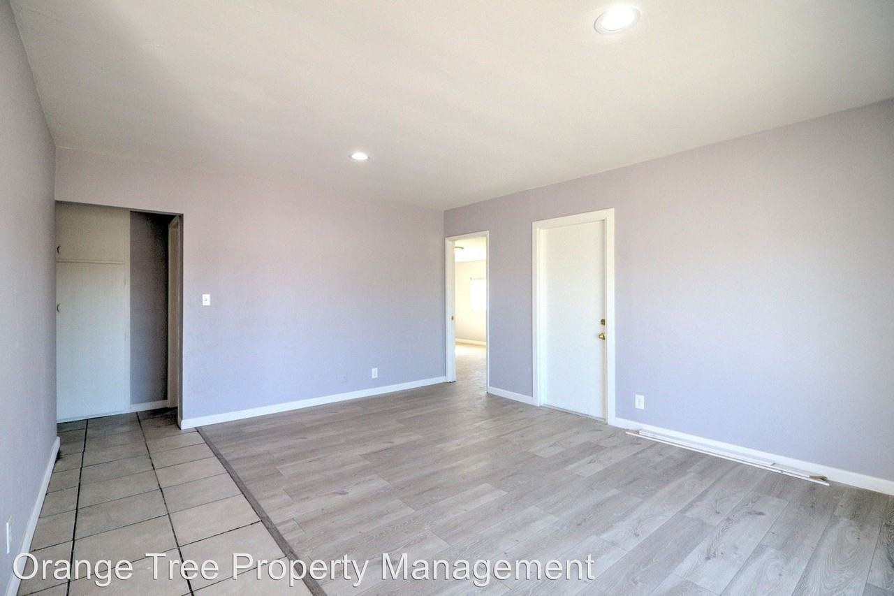 26032 9th St - Photo 3 of 16