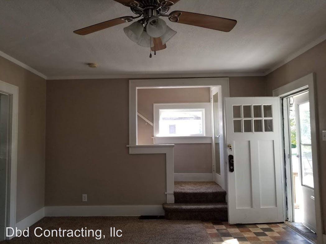 4431 Kenilworth St - Photo 3 of 10