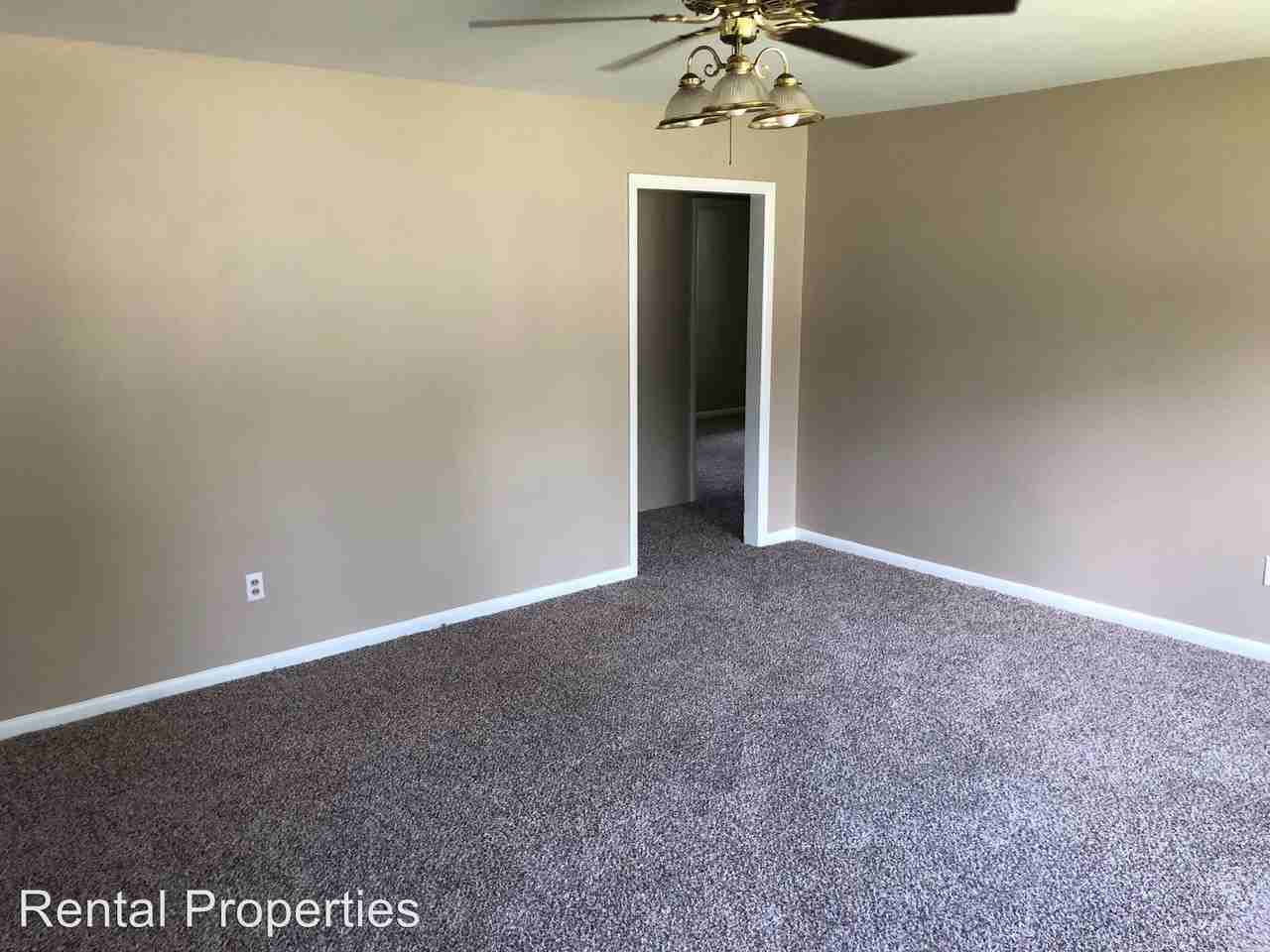 402 S Morgan St - Photo 3 of 7