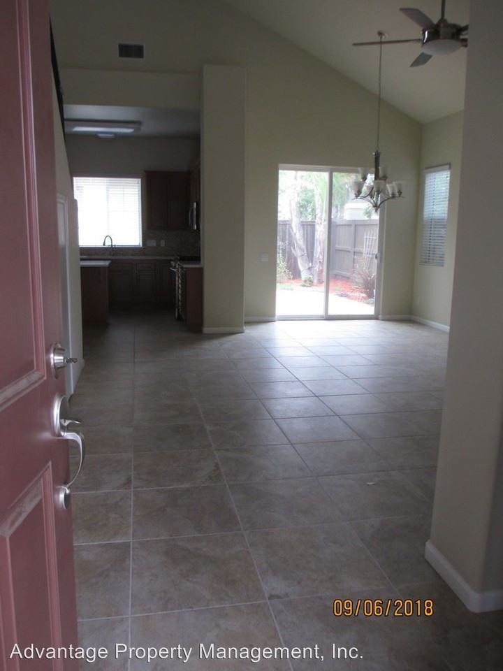 1341 Veneto Dr - Photo 3 of 21