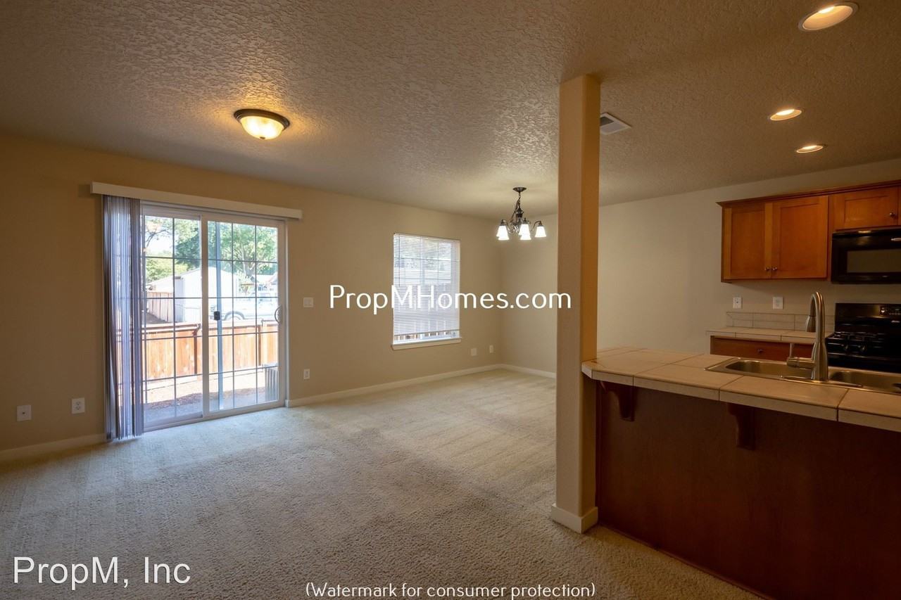 259 N Cedar St - Photo 2 of 20