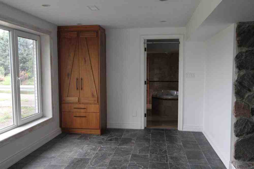 1610 Middletown Rd - Photo 3 of 6