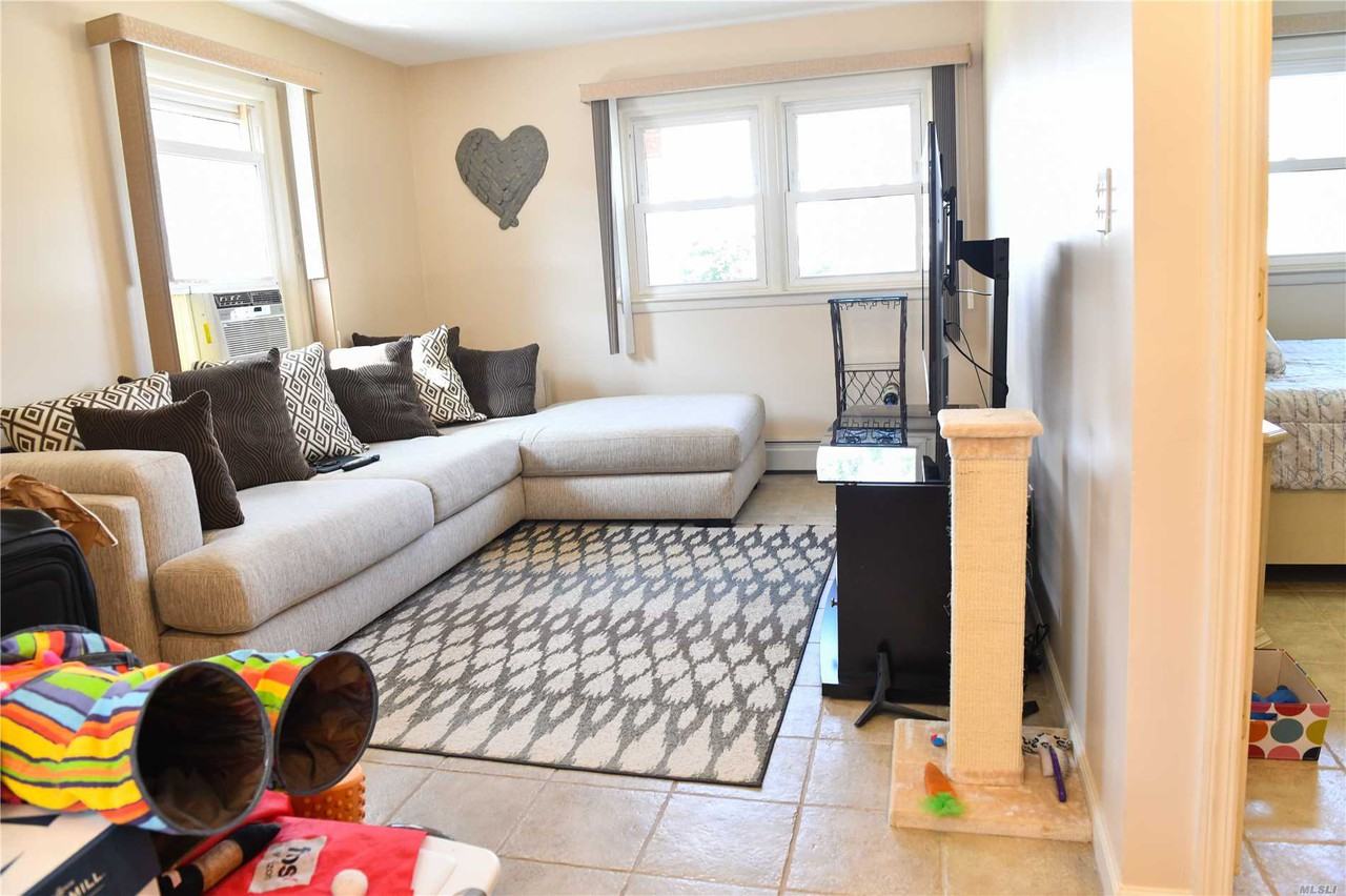 90-16 164th Ave - Photo 2 of 11