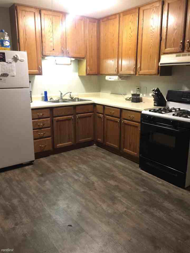 2521 26th St - Photo 2 of 9
