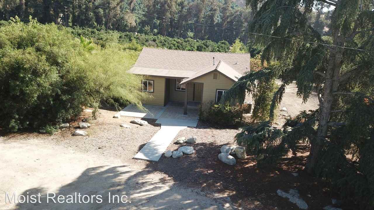 1327 Mountain View Ln - Photo 2 of 12