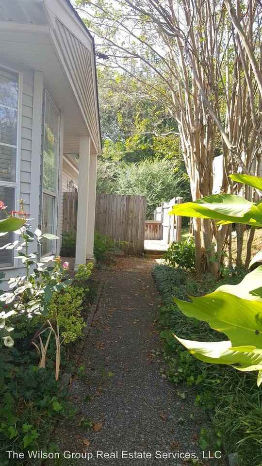 923 Patio Dr - Photo 2 of 18