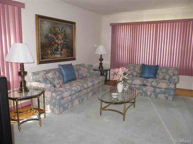 167 Beech St - Photo 2 of 10