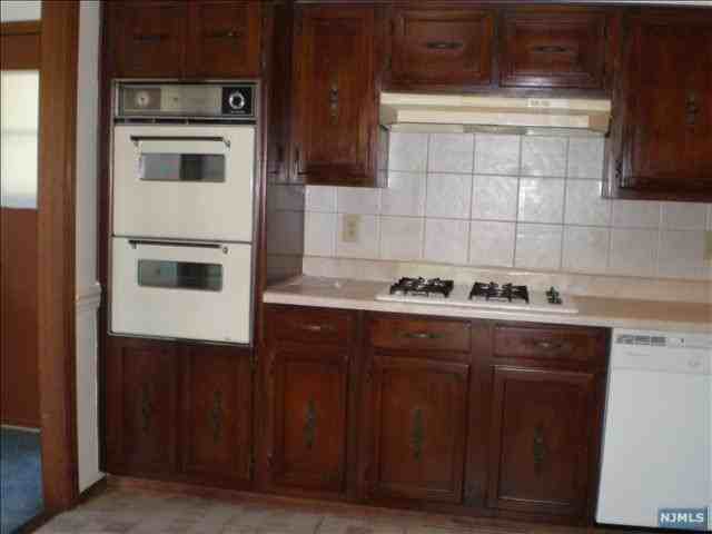 175 Livingston St - Photo 3 of 19