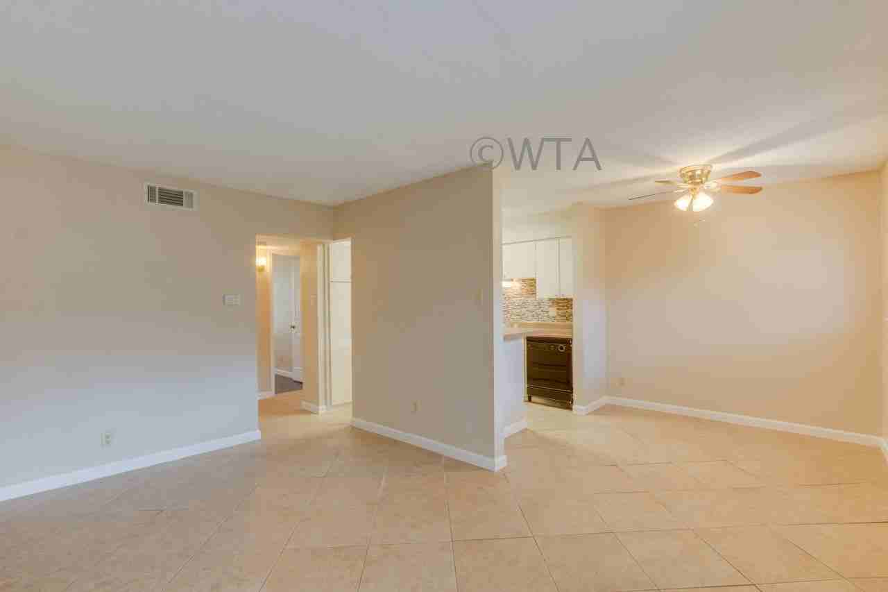 3031 Eisenhauer Road - Photo 2 of 13