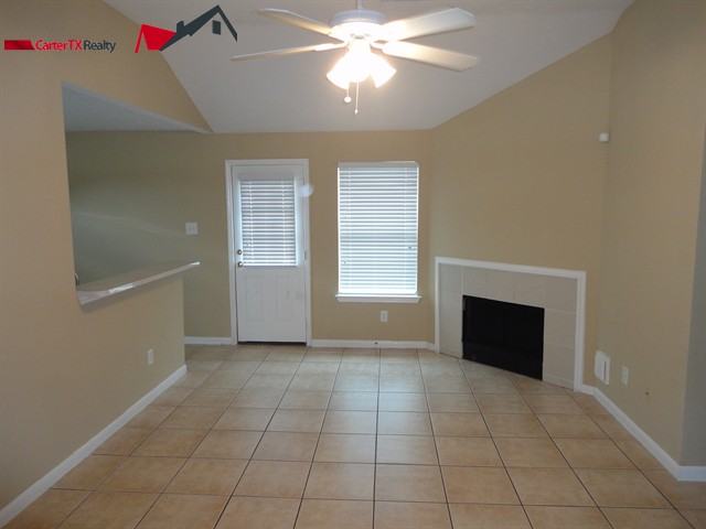 16018 Hiram Clarke Road - Photo 2 of 8