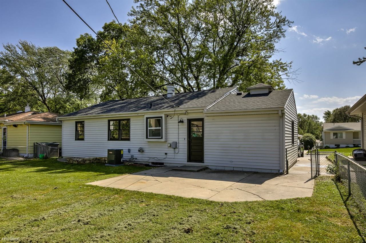 7618 Ridge Ave - Photo 3 of 22