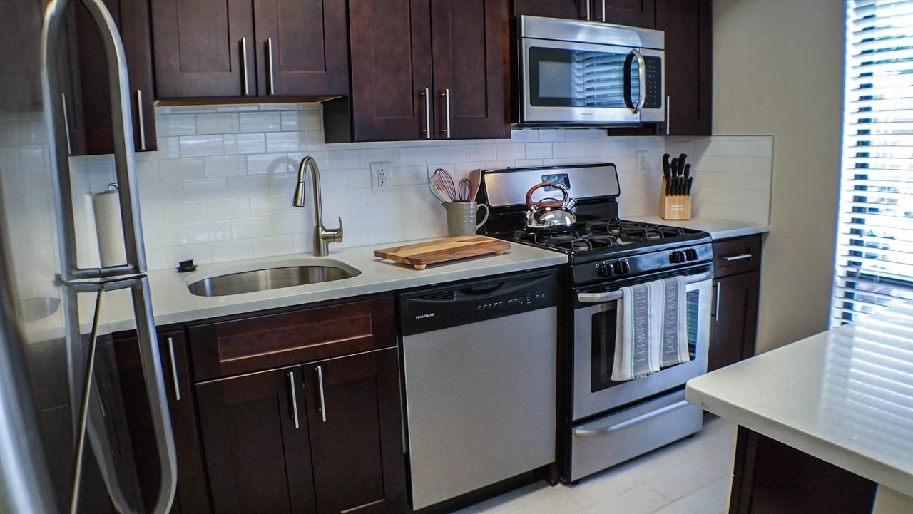 8201 Henry Avenue - Photo 2 of 27