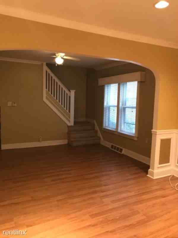 1033 Fairmount Ave - Photo 3 of 11