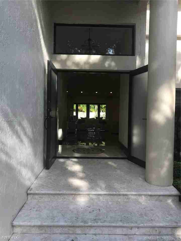 16521 NW 84th Ave - Photo 3 of 26