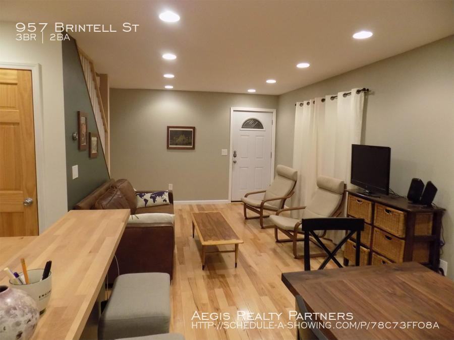 957 Brintell St - Photo 3 of 36