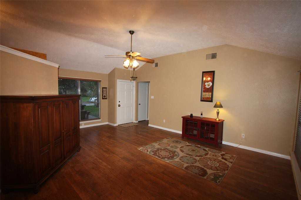 2609 Knoxville Dr - Photo 3 of 24