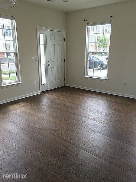 20 Michael Dr - Photo 2 of 9