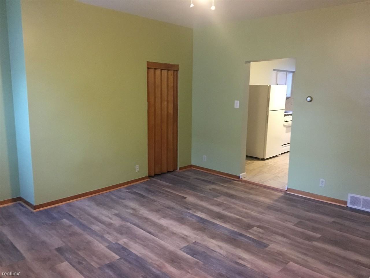 201 9th St - Photo 2 of 3