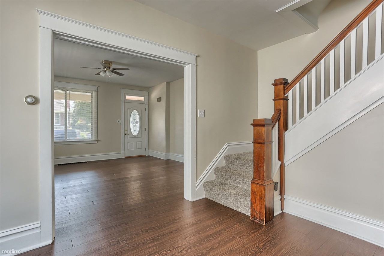 281 Clark St - Photo 2 of 10