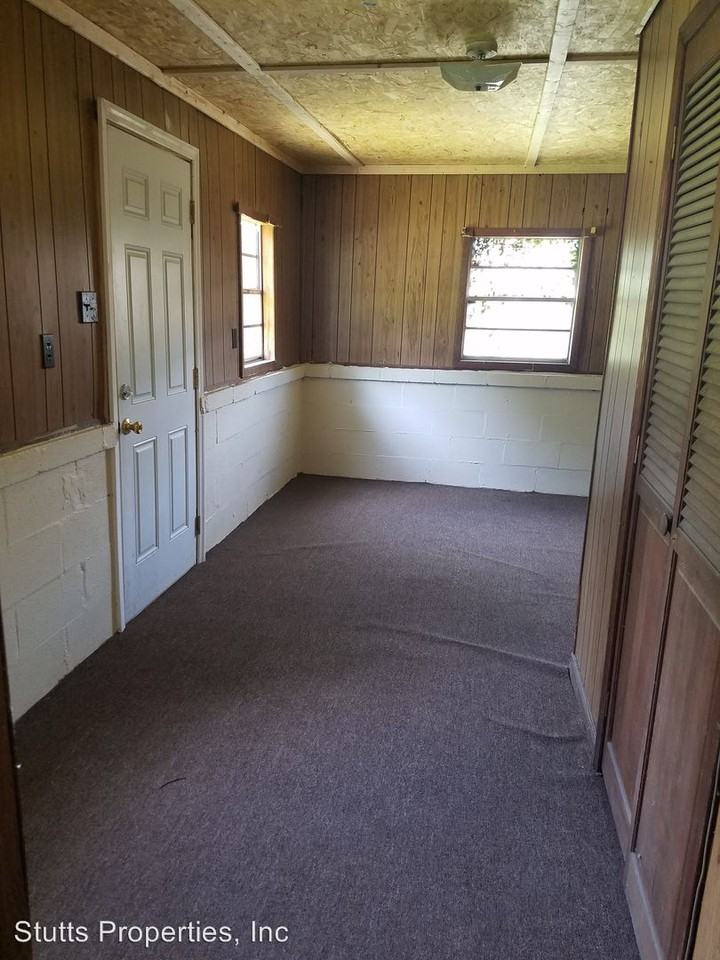409 S East St - Photo 3 of 14