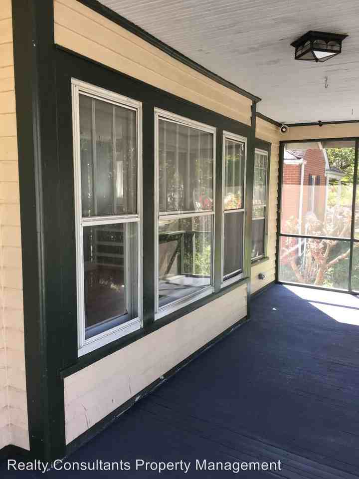 1009 S Pearson St - Photo 2 of 9