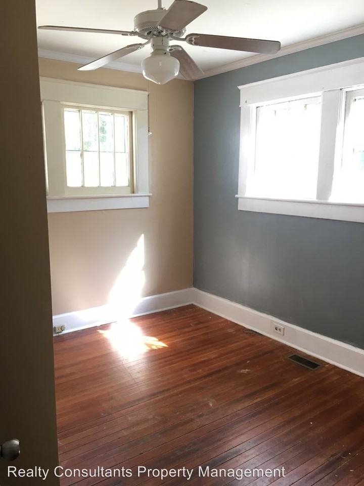 1009 S Pearson St - Photo 3 of 9