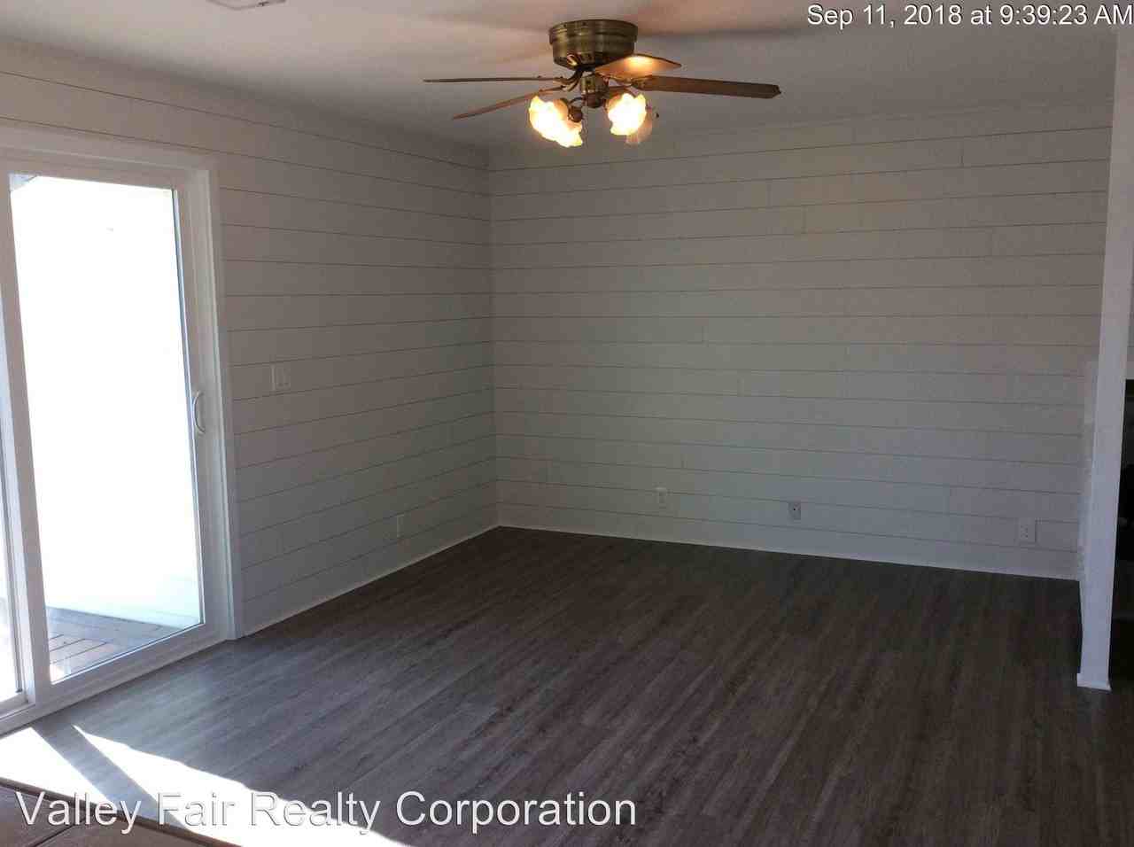 2423 Mulberry St - Photo 3 of 4