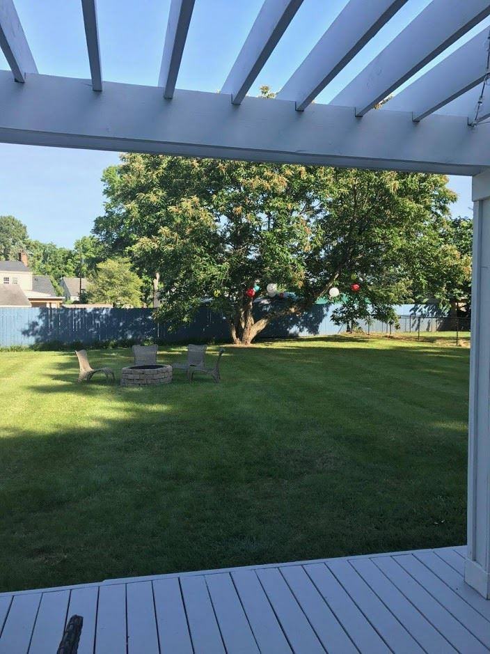 1904 Mimosa Dr - Photo 3 of 13