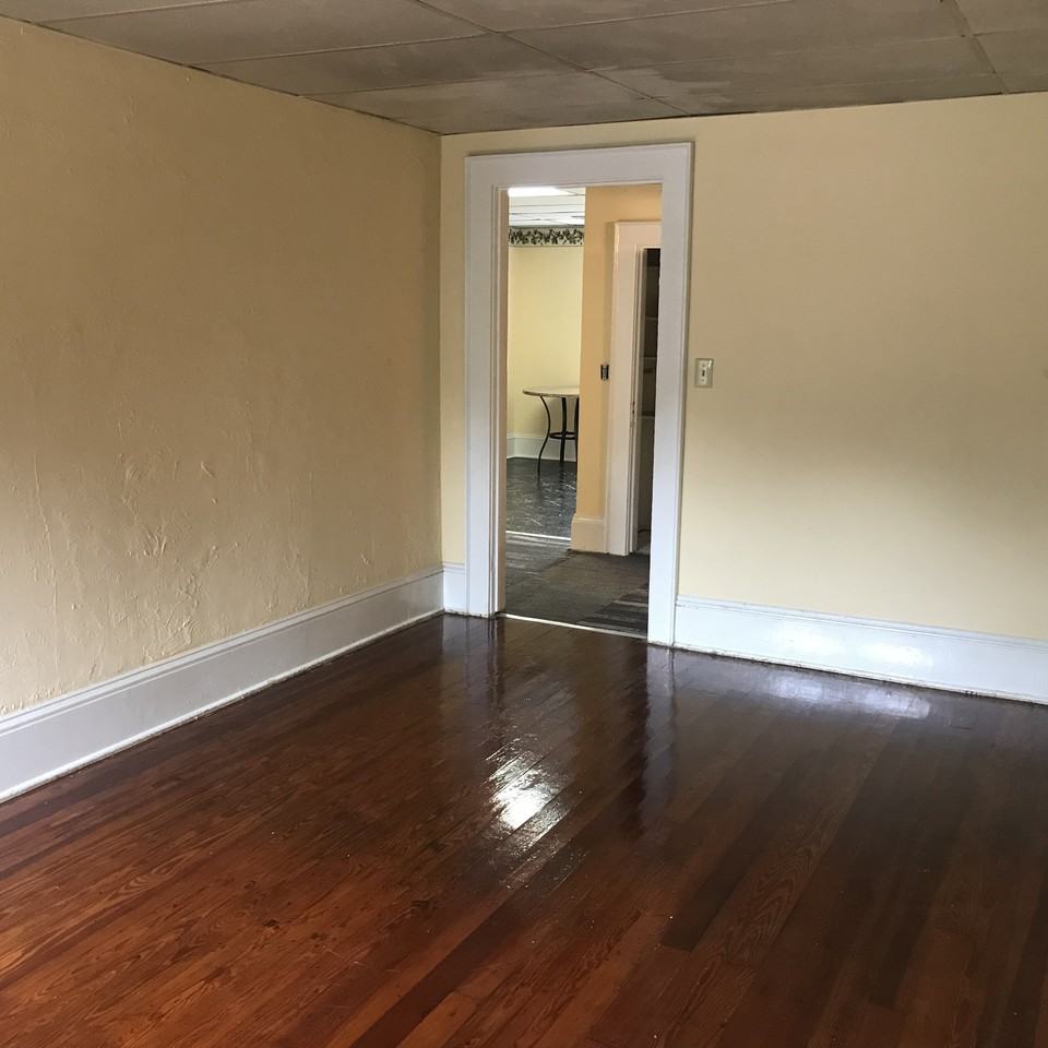 710 Kanawha Terrace - Photo 3 of 16