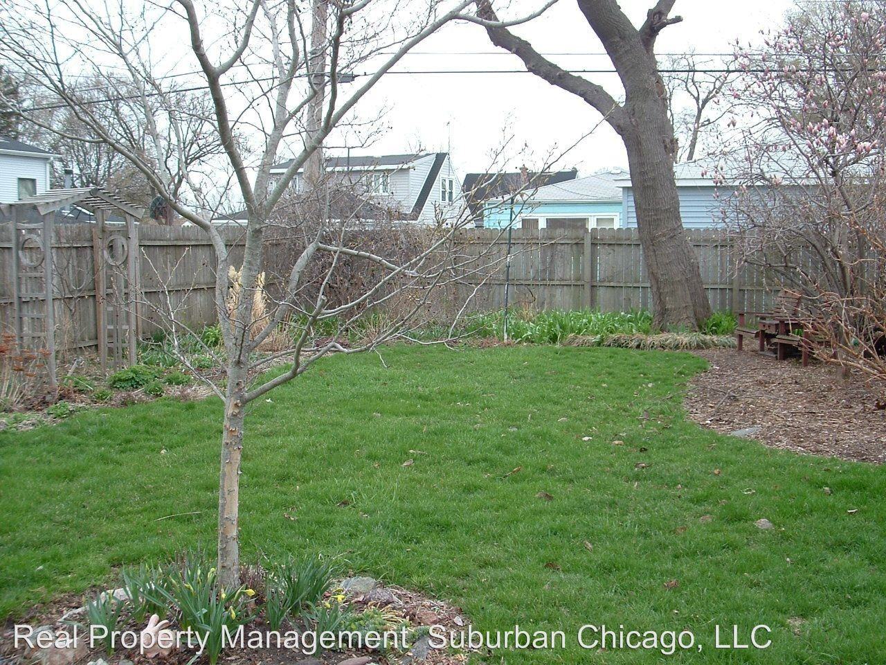 459 N Wolf Rd - Photo 3 of 8