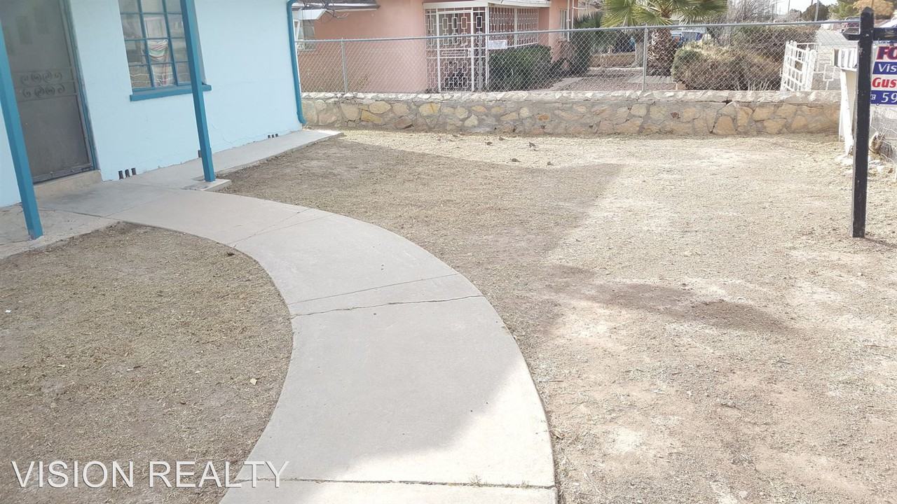 8168 Valley View Dr - Photo 3 of 12