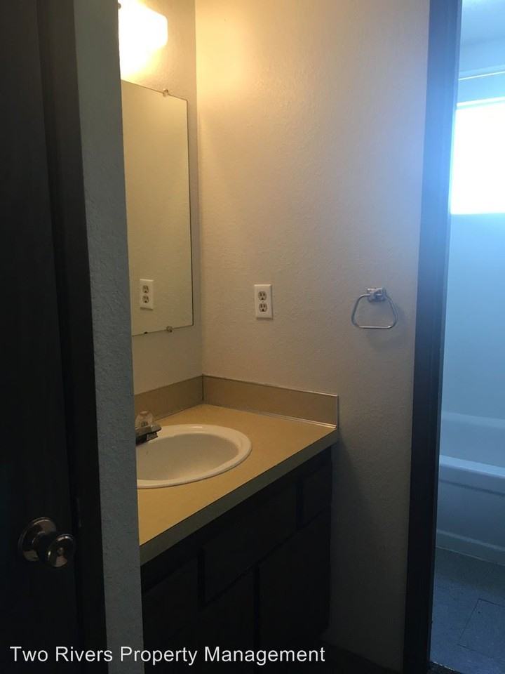 1286 W 6th - Photo 3 of 7