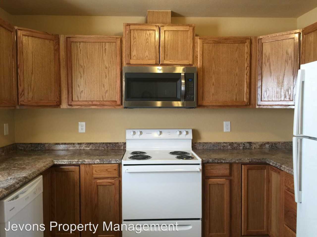 1215 Arkansas Ave - Photo 2 of 32