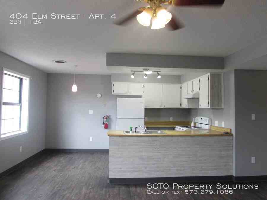 404 W Mar-Elm St #4 - Photo 3 of 6