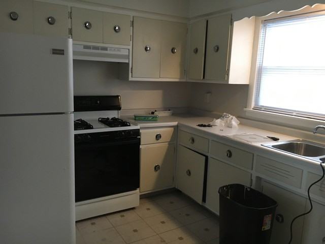 22547 Ridgeway Ave - Photo 2 of 8