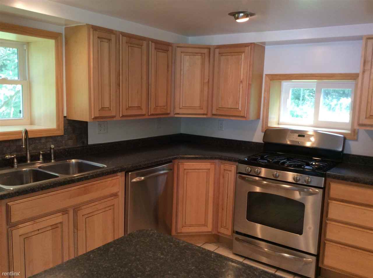 2683 Moran St - Photo 2 of 24